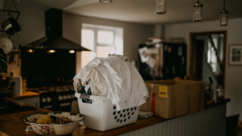 部屋干しが乾かないときの対策まとめ|早く乾かすコツと今日からできる工夫